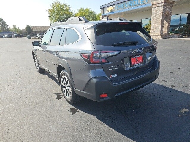 2025 Subaru Outback Premium photo 2