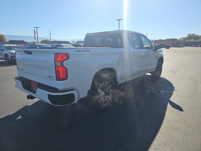 2024 Chevrolet Silverado RST photo 4