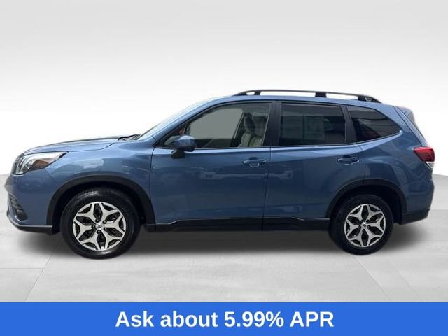 2022 Subaru Forester Premium photo 3