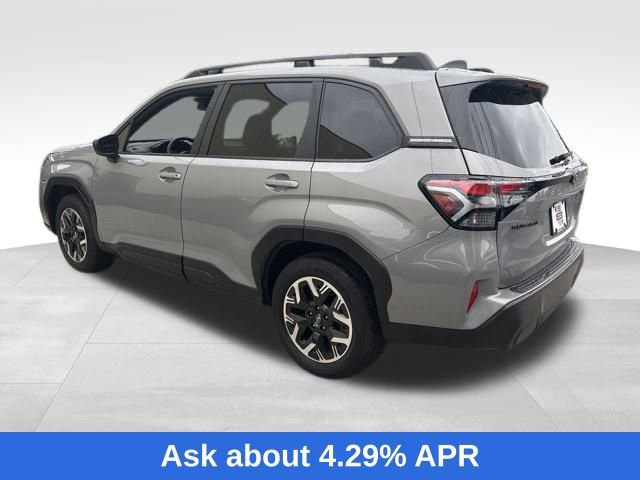 2025 Subaru Forester Premium photo 4
