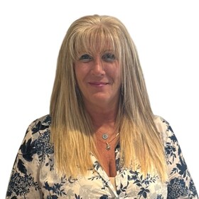 Staff member Linda Cuomo from 8da2b6080447