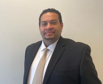 Staff member David Silva from 0687d55c5fee