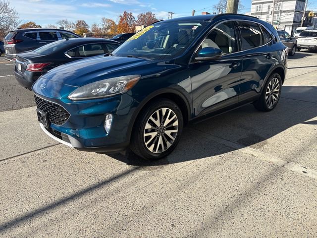 2020 Ford Escape Titanium photo 2