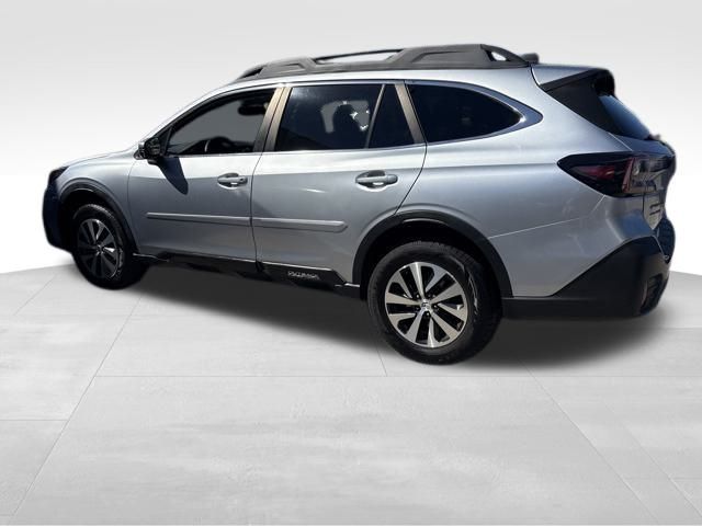 2020 Subaru Outback Premium photo 4