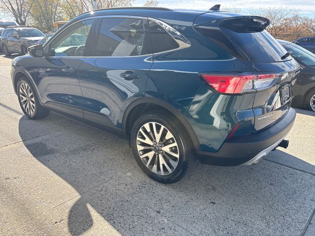 2020 Ford Escape Titanium photo 4