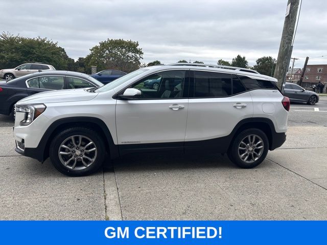 2022 Gmc Terrain SLT photo 2