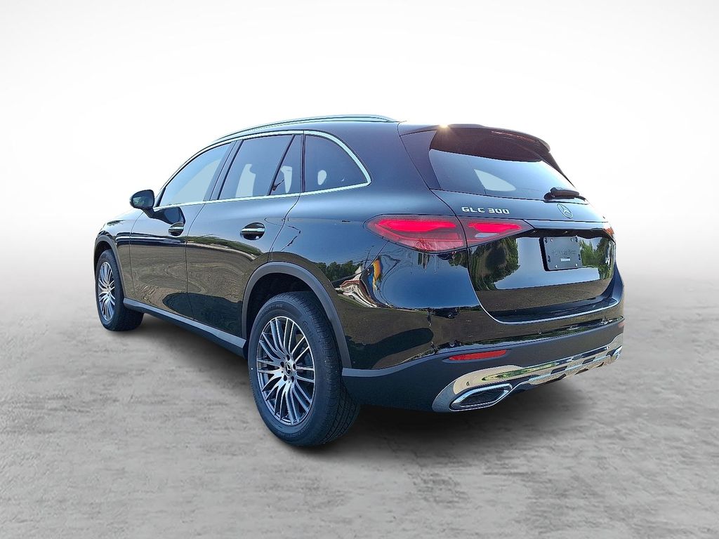 2025 Mercedes Benz GLC 300 4MATIC photo 4