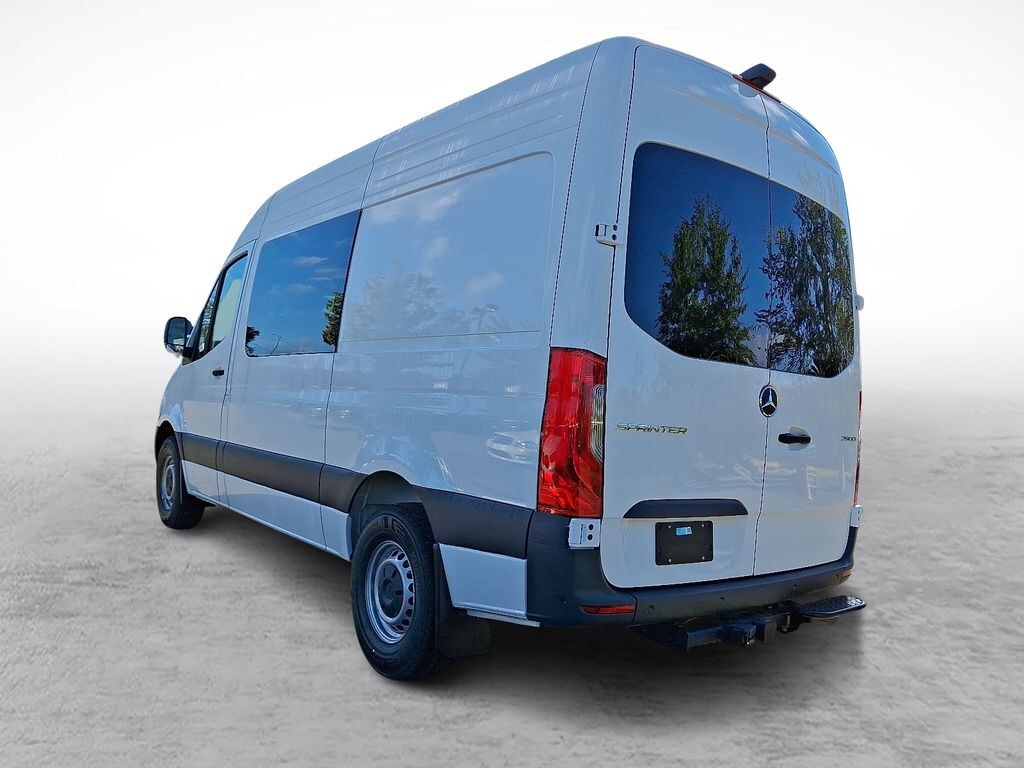 New 2025 Mercedes-Benz Sprinter 2500 Standard Roof 4-Cyl Diesel HO Van Crew Van