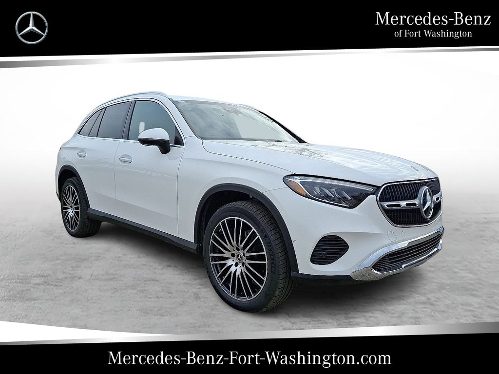 2025 Mercedes-Benz GLC Base's photo
