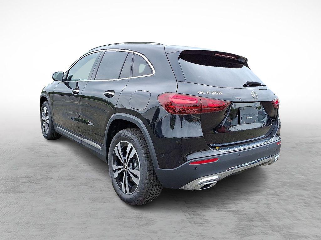 2026 Mercedes Benz GLA 250 4MATIC photo 3