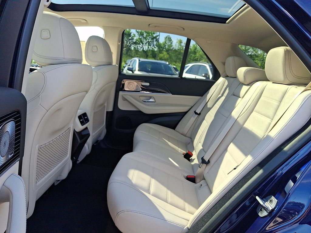 2026 Mercedes-Benz GLE GLE450 - Photo 10