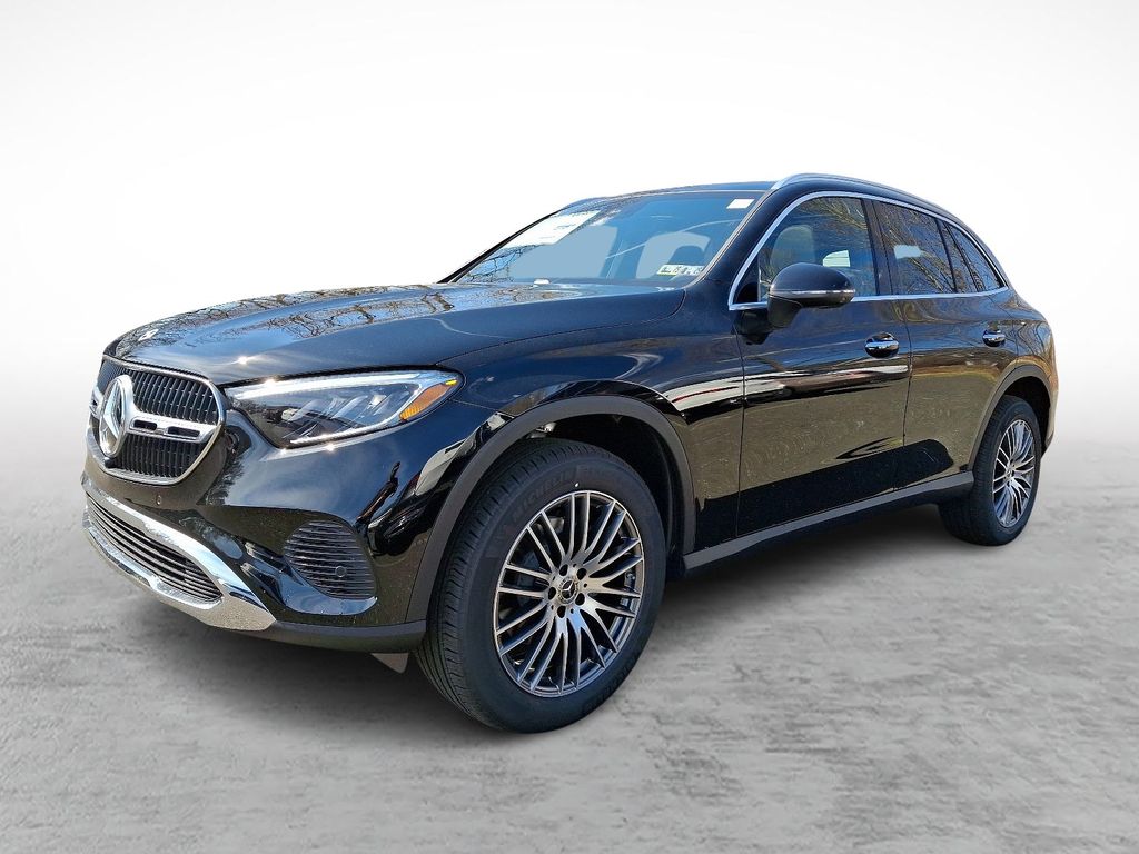 2025 Mercedes Benz GLC 300 4MATIC photo 3