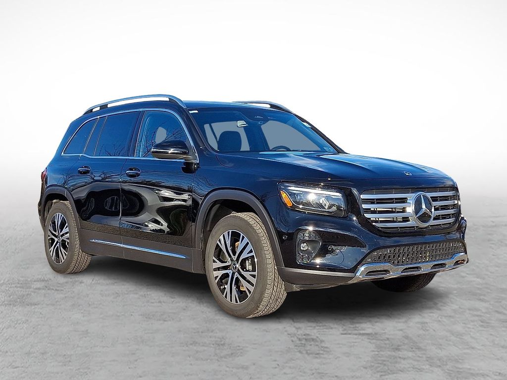 2025 Mercedes-Benz GLB Base's photo