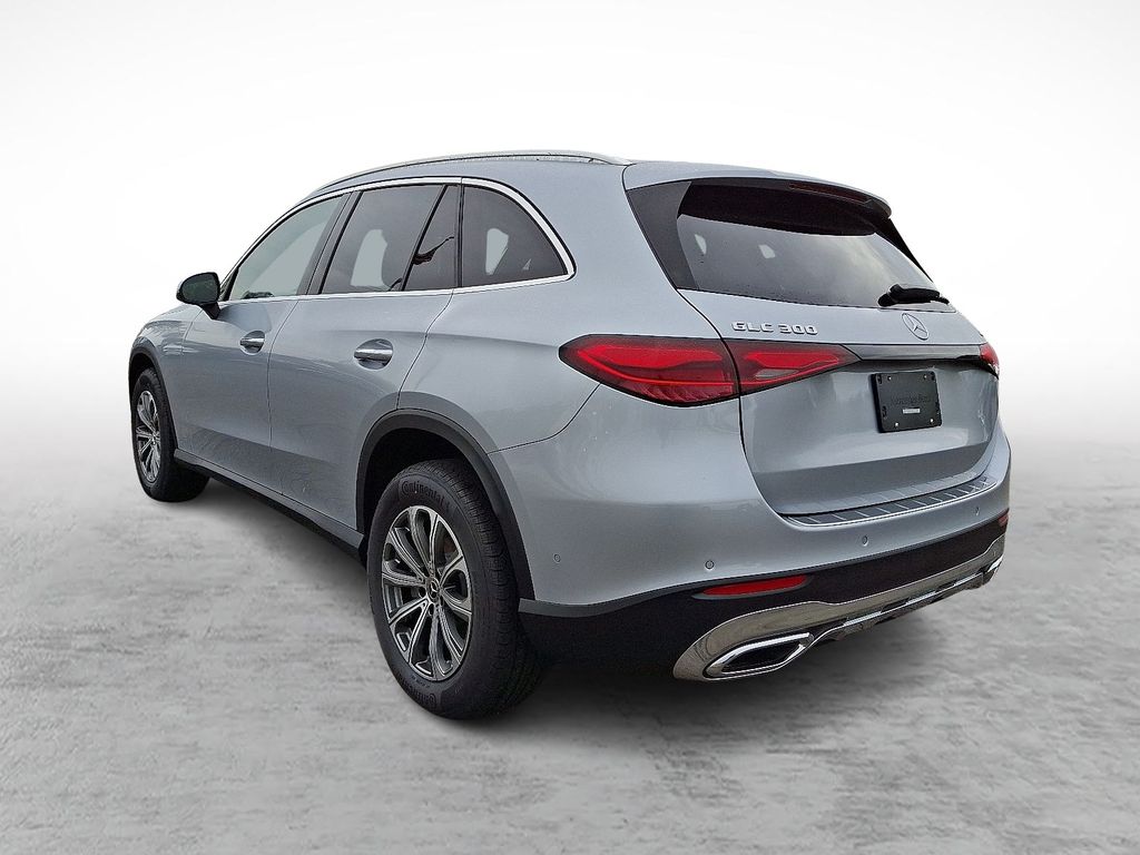 2025 Mercedes Benz GLC 300 4MATIC photo 4