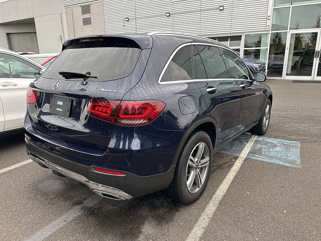 2021 Mercedes Benz GLC 300 photo 4