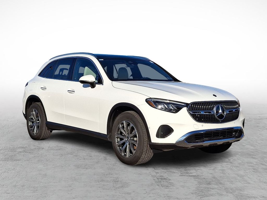2025 Mercedes-Benz GLC Base's photo