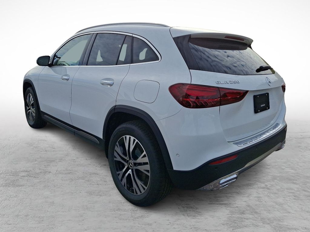 2025 Mercedes Benz GLA 250 4MATIC photo 4