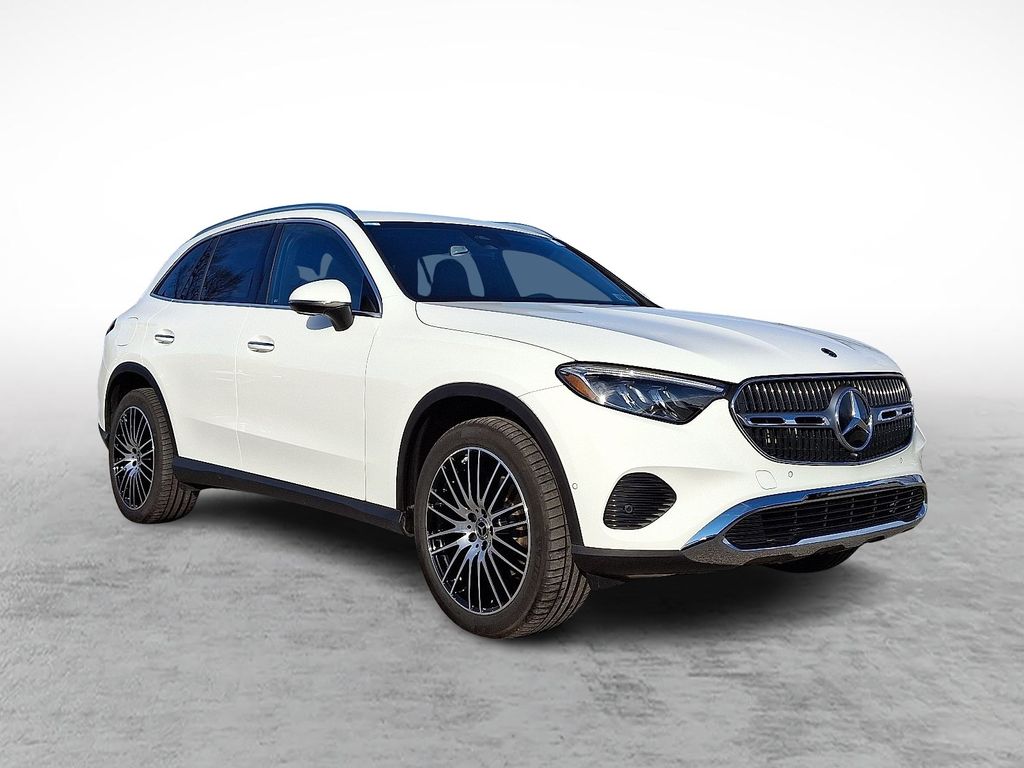 2025 Mercedes-Benz GLC Base's photo