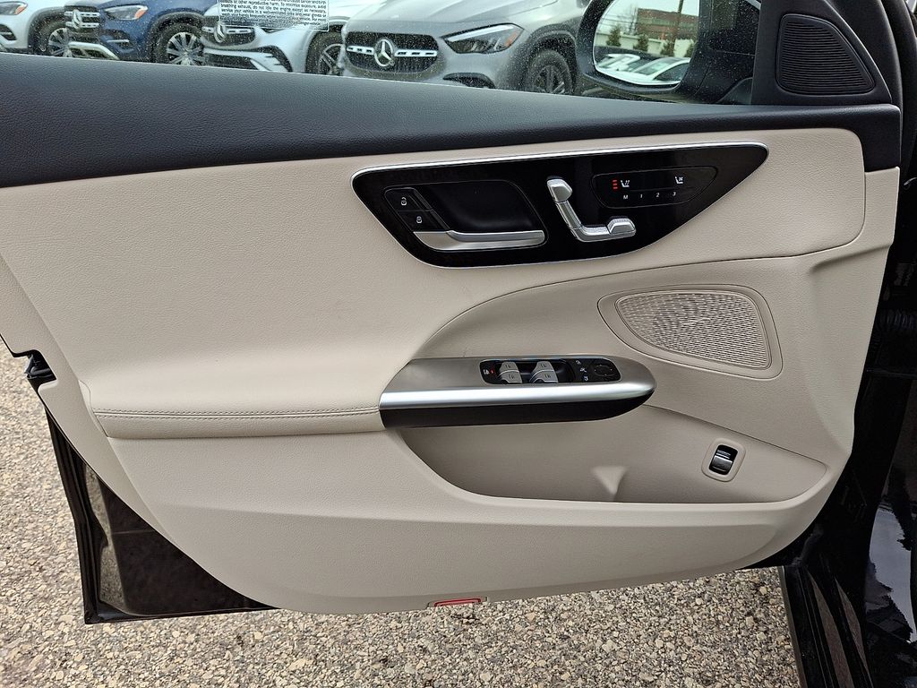 2025 Mercedes-Benz C-Class Sedan C 300 - Photo 13