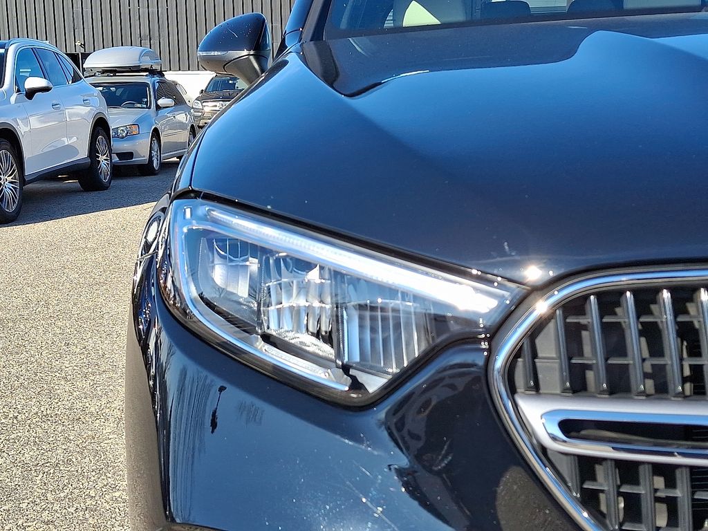 2025 Mercedes-Benz GLC Base - Photo 11