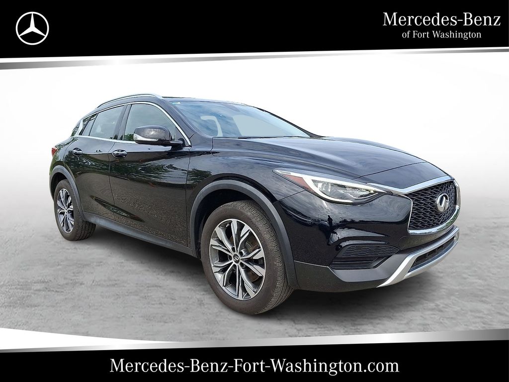 2018 INFINITI QX30 Luxury AWD's photo