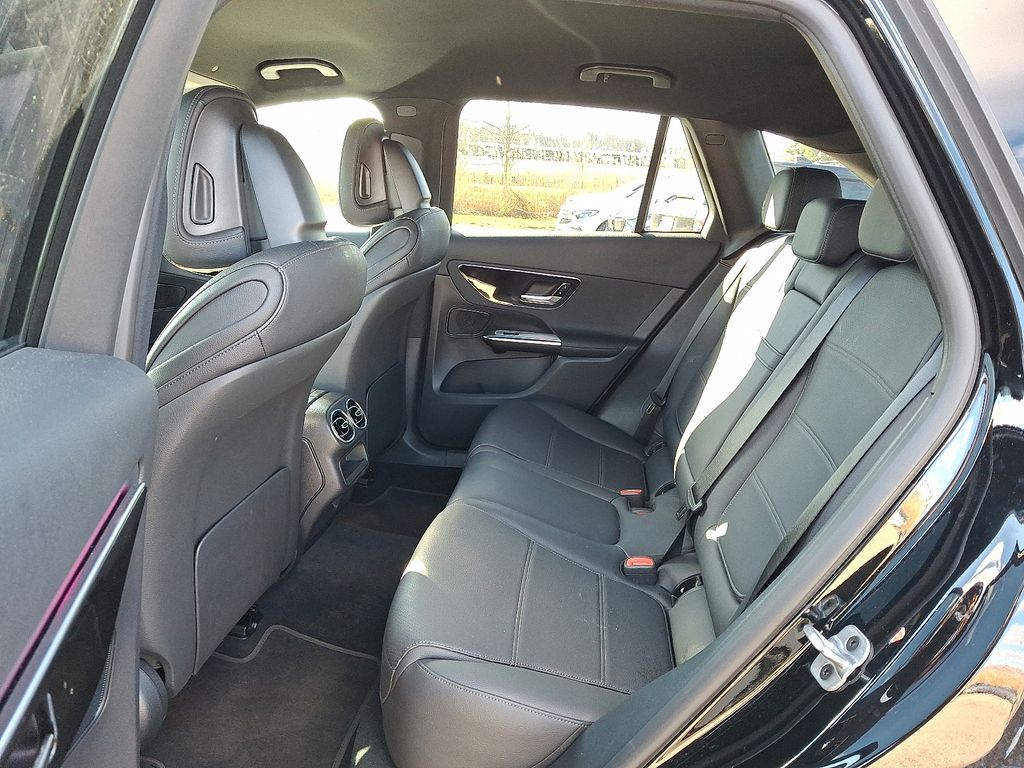 2025 Mercedes-Benz GLC Base - Photo 11