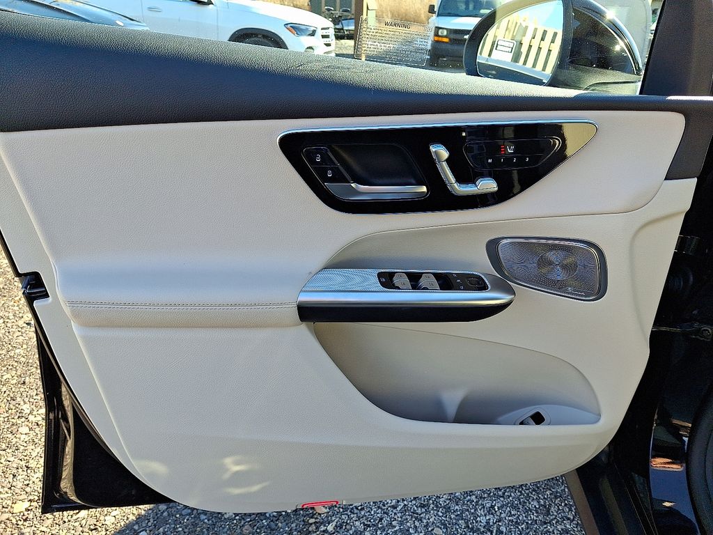 2025 Mercedes-Benz GLC Base - Photo 14