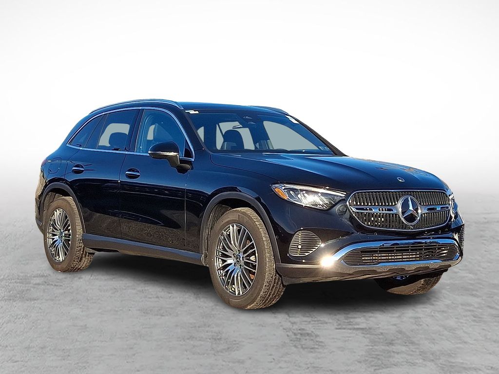 2025 Mercedes-Benz GLC Base's photo