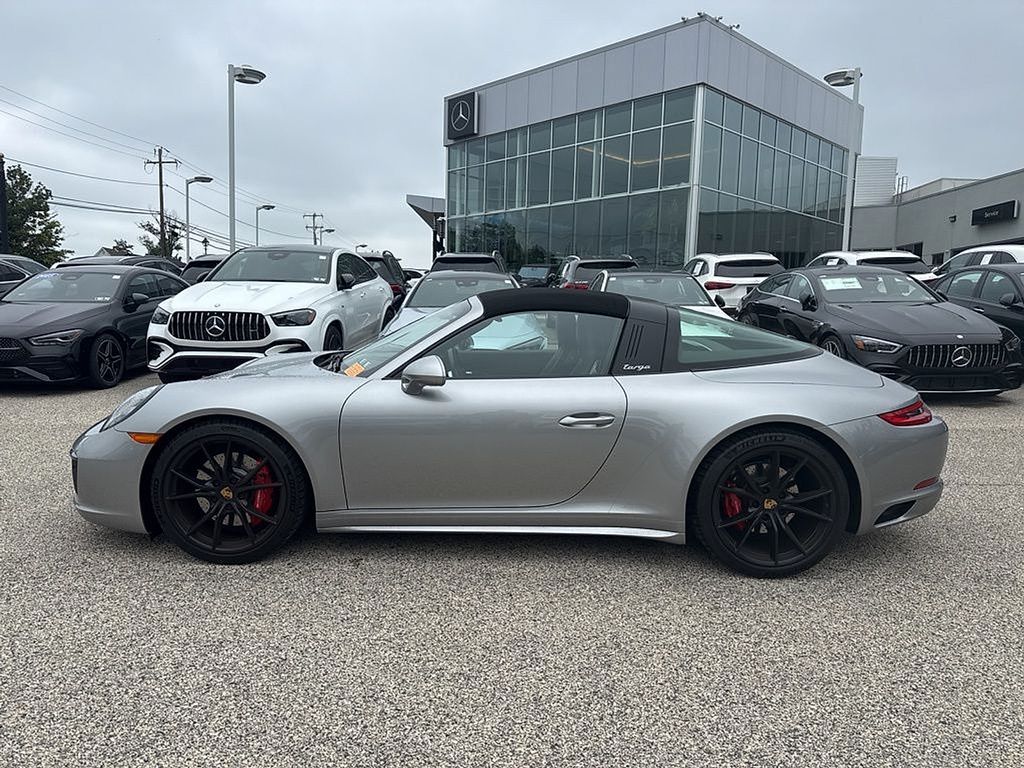 2019 Porsche 911 Targa 4 GTS photo 4