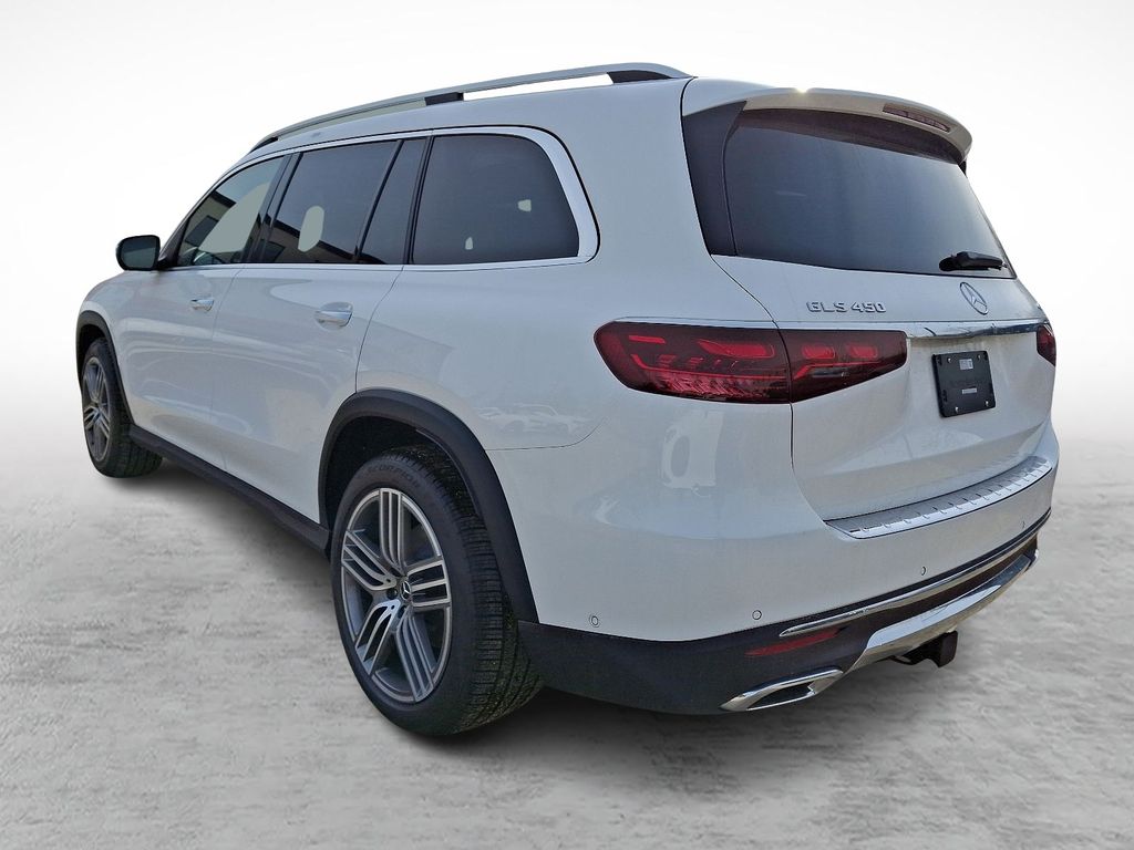 2025 Mercedes Benz GLS 450 4MATIC photo 3