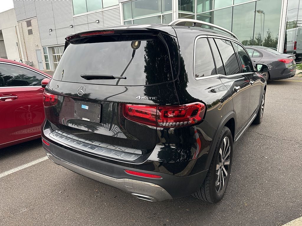 2022 Mercedes Benz GLB 250 4MATIC photo 2