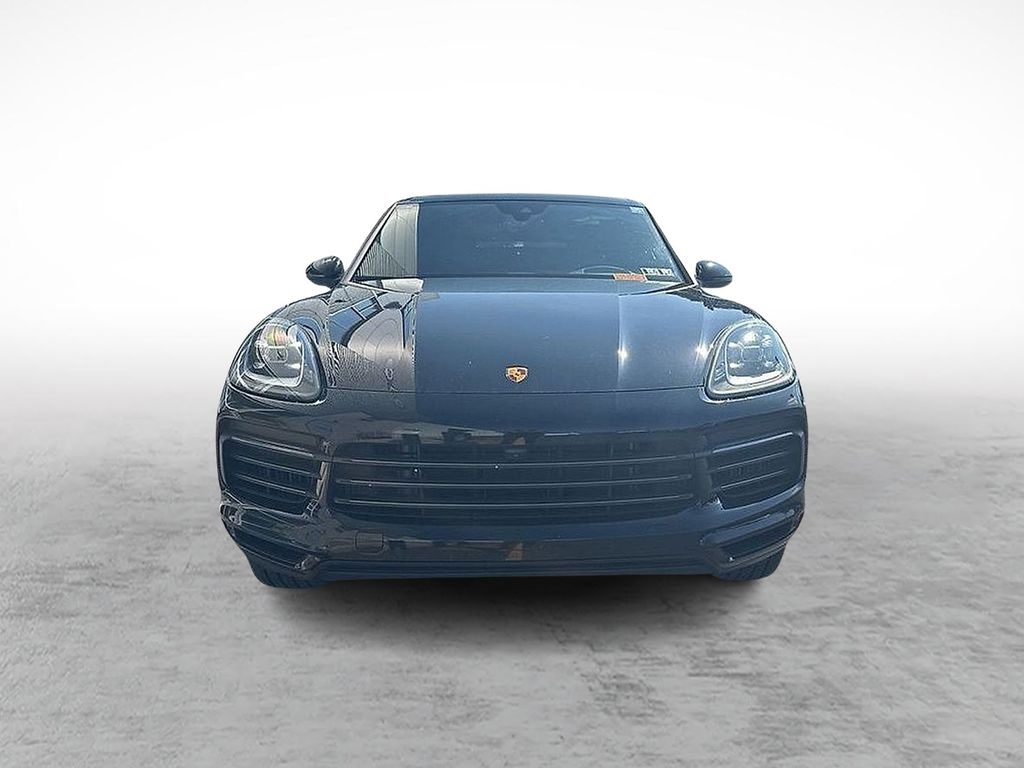 2023 Porsche Cayenne Platinum Edition photo 2