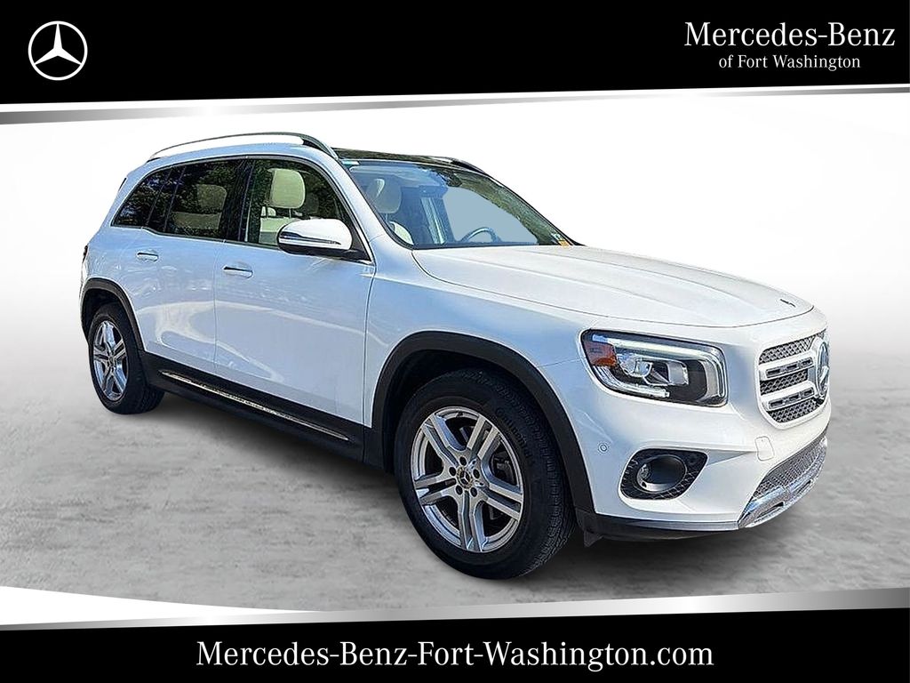 2022 Mercedes-Benz GLB GLB 250 4MATIC's photo