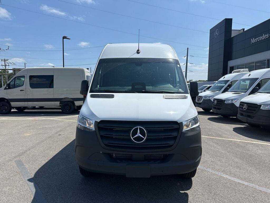 New 2025 Mercedes-Benz Sprinter 2500 Standard Roof 4-Cyl Diesel HO Van Cargo Van
