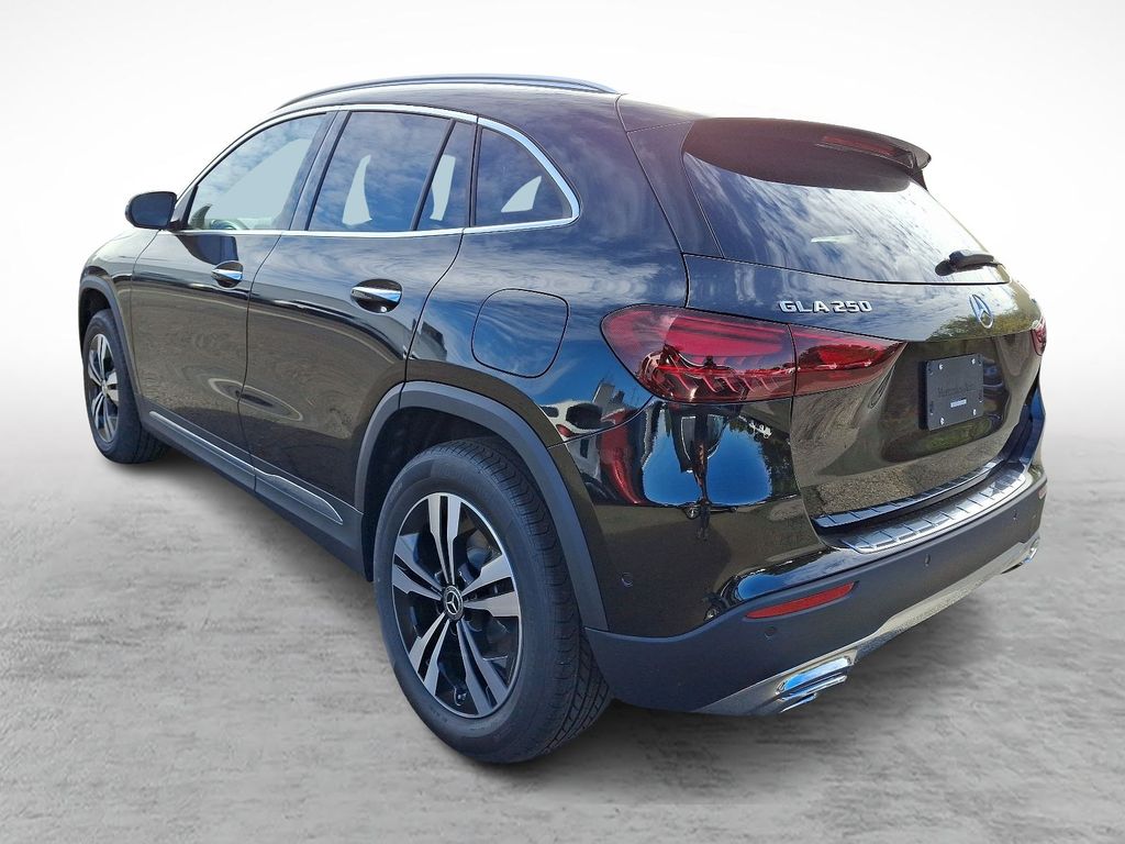 2025 Mercedes Benz GLA 250 4MATIC photo 3
