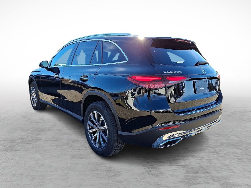 2026 Mercedes Benz GLC 300 4MATIC photo 3
