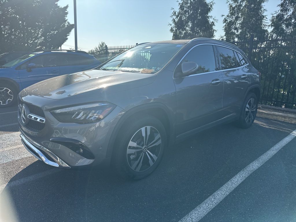 2025 Mercedes Benz GLA 250 4MATIC photo 2