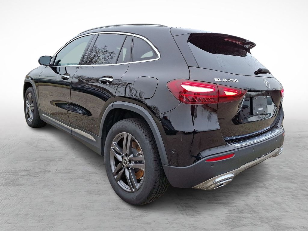 2025 Mercedes Benz GLA 250 4MATIC photo 4
