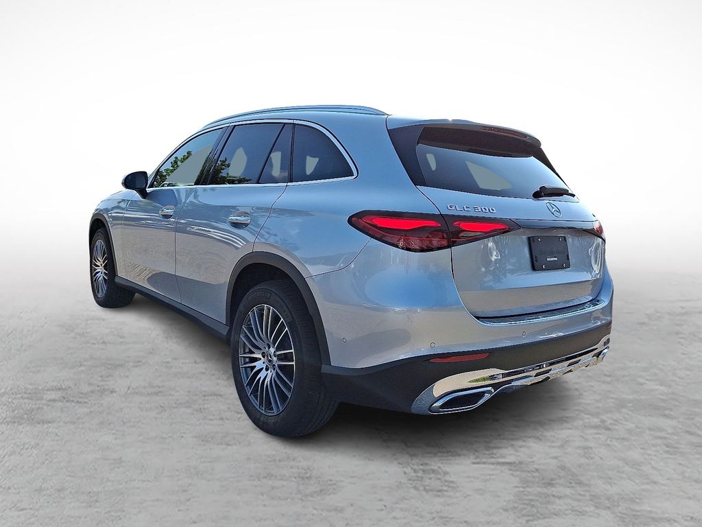2025 Mercedes Benz GLC 300 4MATIC photo 4