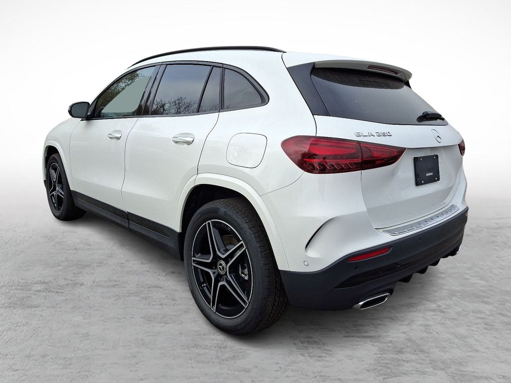2025 Mercedes Benz GLA 250 4MATIC photo 4