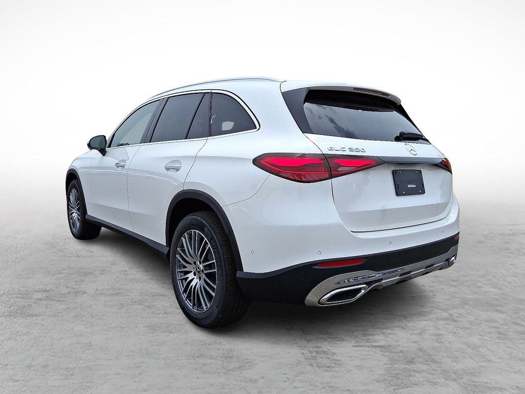 2025 Mercedes Benz GLC 300 4MATIC photo 4