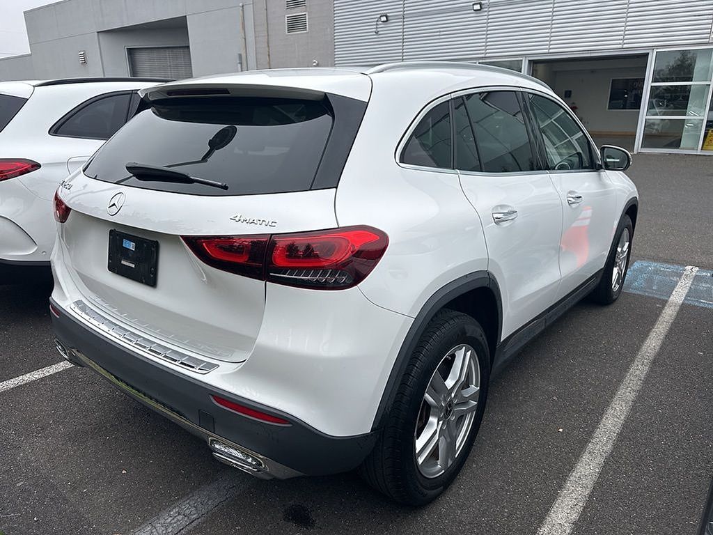 2022 Mercedes Benz GLA 250 4MATIC photo 4