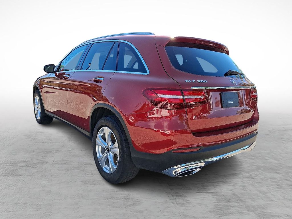 2018 Mercedes Benz GLC 300 photo 3