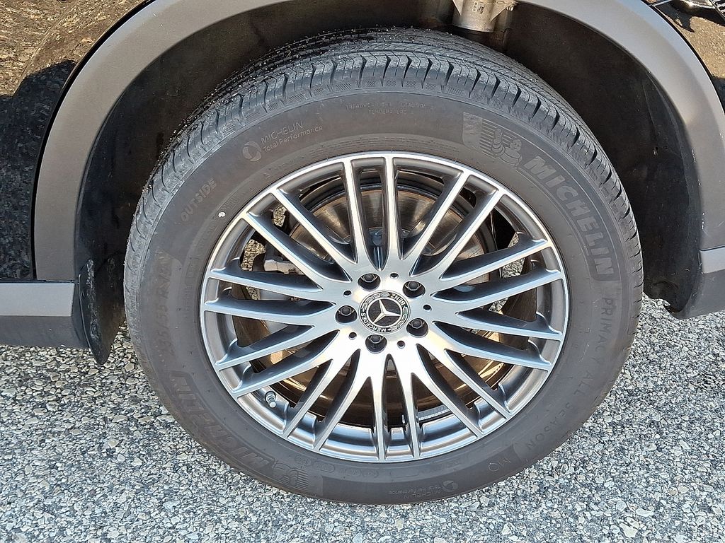 2025 Mercedes-Benz GLC Base - Photo 10