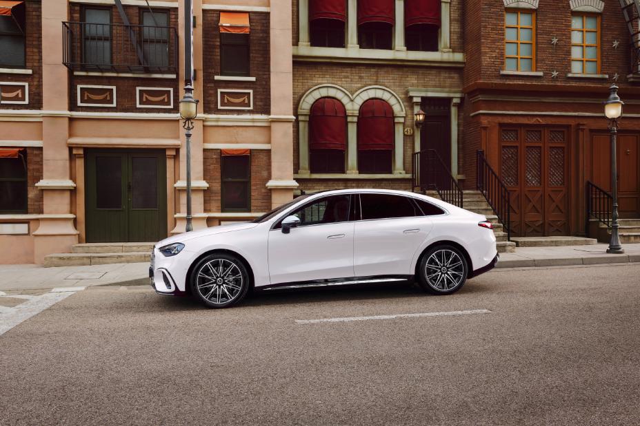 2027%20Mercedes-Benz%20Electric%20C-Class%20European%20Exterior%203.jpg
