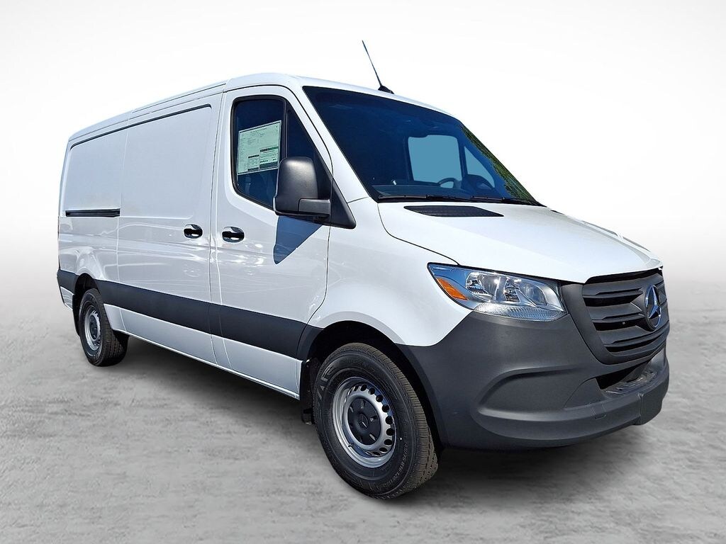 New 2026 Mercedes-Benz Sprinter 2500 Standard Roof 4-Cyl Diesel