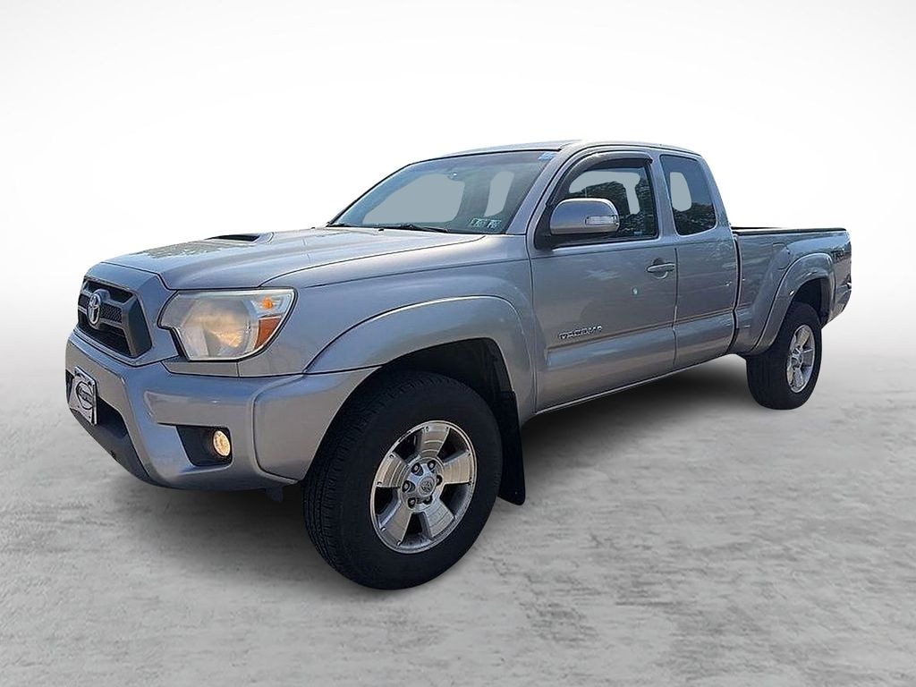 Used 2015 Toyota Tacoma Base 4WD Truck