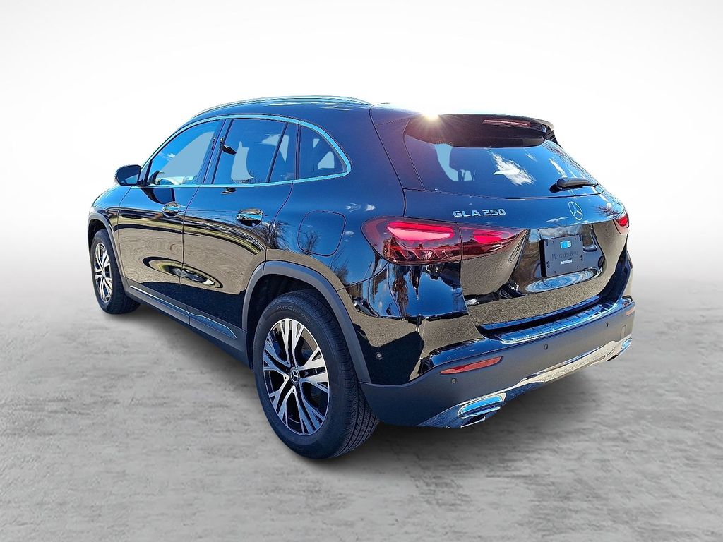 2025 Mercedes Benz GLA 250 4MATIC photo 3