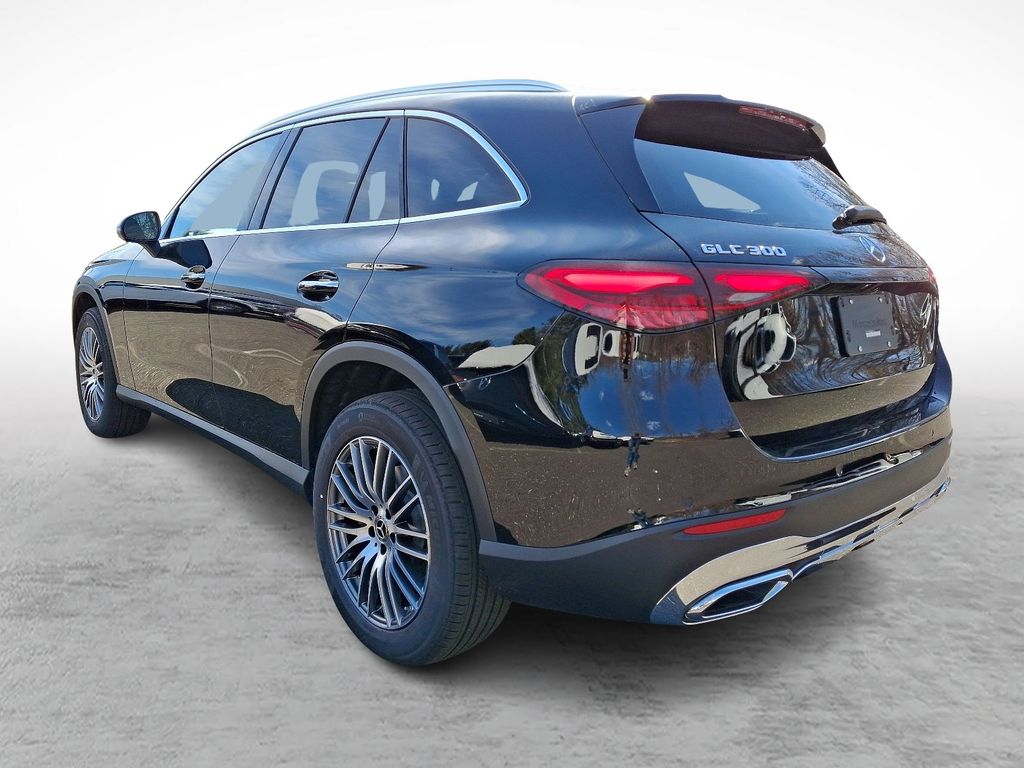 2025 Mercedes Benz GLC 300 4MATIC photo 4