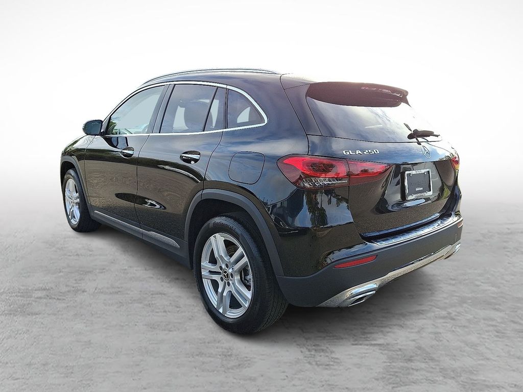 2023 Mercedes Benz GLA 250 4MATIC photo 3